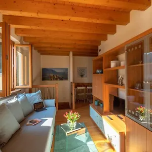 Happy Guest - Feel The Lake Riva di Solto